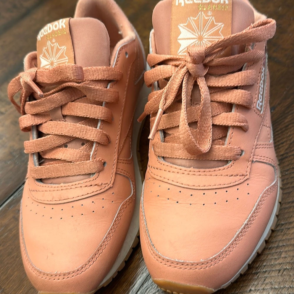 Reebok Women's Classic Leather Coral Casual Sneakers Shoes Trainers